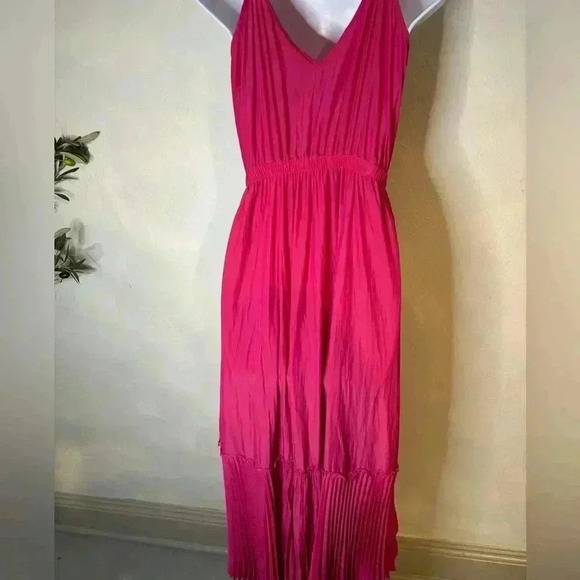 Tori‎ Embellished Midi Dress In Paradise Pink - Picture 6 of 8